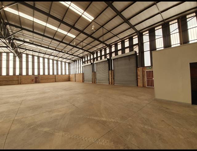 1,998M² WAREHOUSE TO LET IN AMALGAM